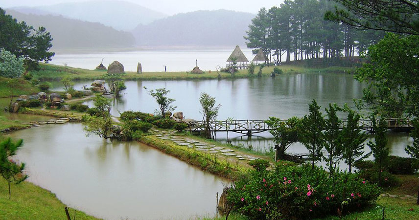 Dankia Lake - Golden Stream