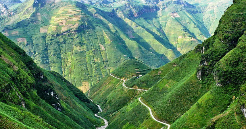 Conquer Ma Pi Leng pass, Ha Giang province