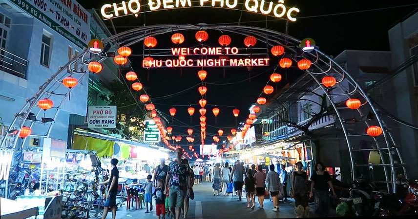 Explore Dinh Cau night market