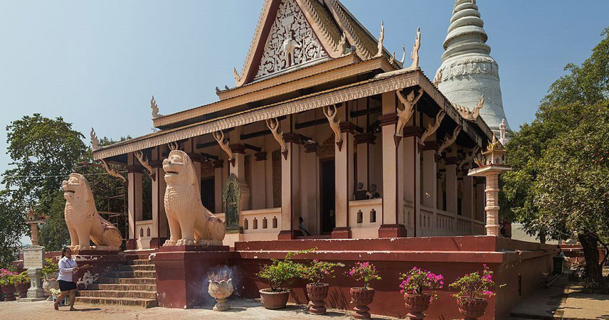 Wat Phnom Pagoda in Phnom Penh