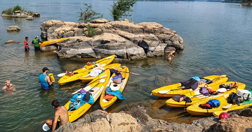 Kayaking to explore the 4000 Islands