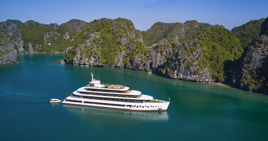 Elite of the Seas 6-star super yacht on Cat Ba Island