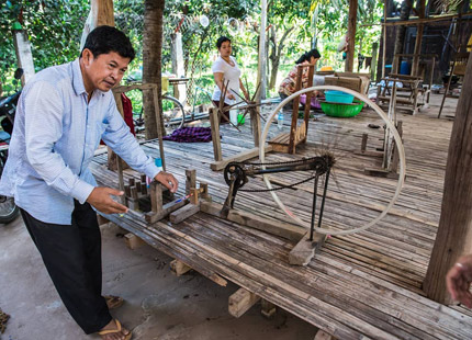 Explore Koh Dach Silk Village