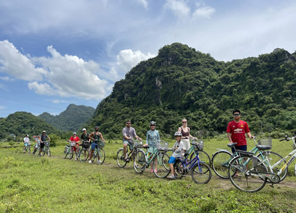 Explore the peaceful Viet Hai Village by Cycling
