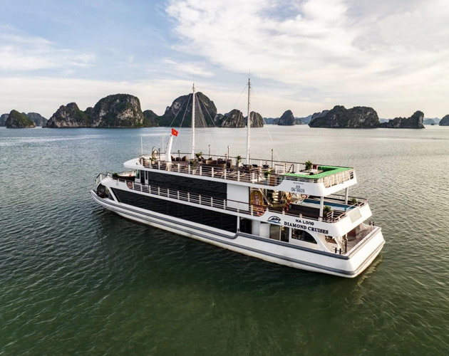 Explore Halong Bay on Diamond Cruise