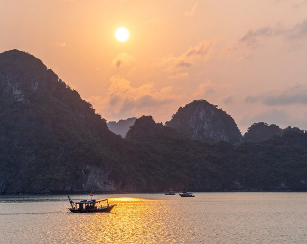 Grand Pioneers Cruise 2 - Luxury Halong Bay Experience