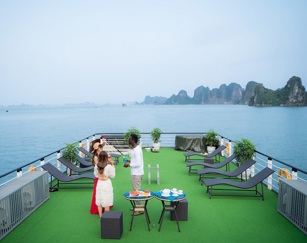 La Casta Premier Cruise – Luxury Halong Bay Day Experience