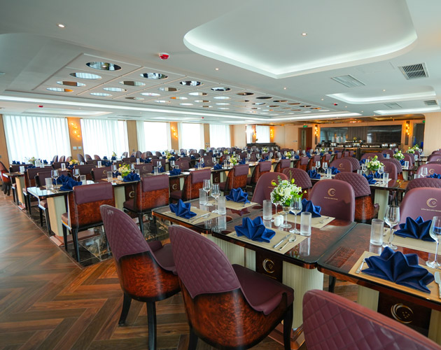 Explore Halong Bay with Luna Halong Cruise