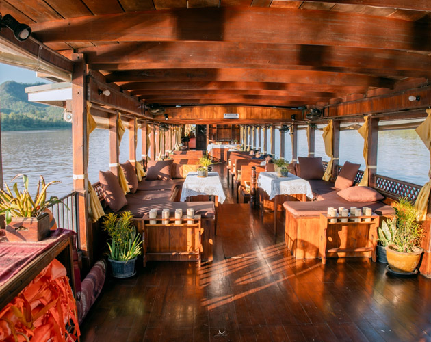 Mekong Lover Cruise in Laos River