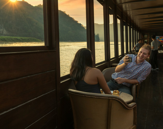 Play Cruise in Laos River
