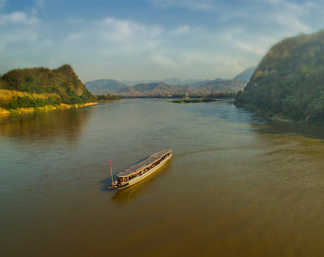 Play Cruise in Laos River