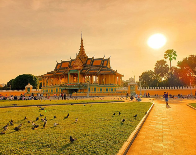 Explore Phnom Penh and Surroundings