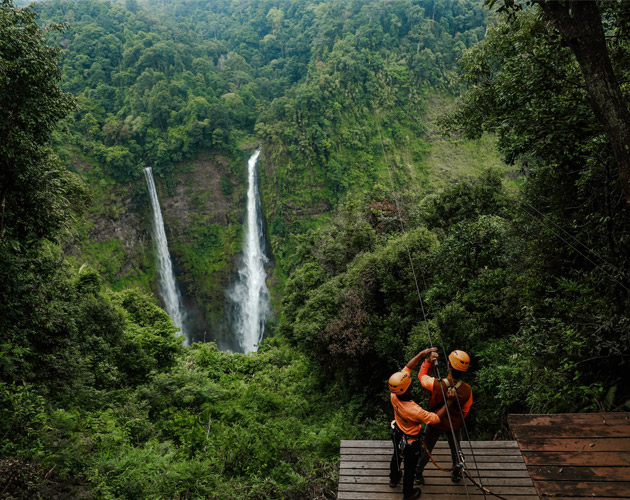 Uncover Laos' Timeless Beauty: Temples, Islands, & Charm
